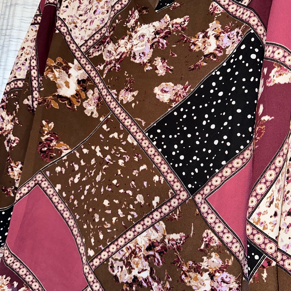 NWT Polyester patchwork blouse - Picture 2 of 2